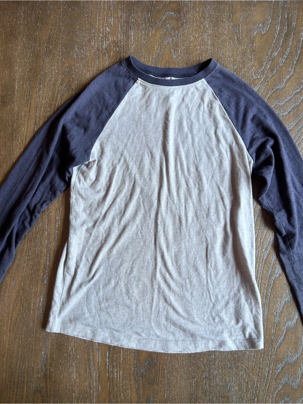 Treasure & Bond Two-Tone Raglan Long Sleeve Tee - Navy & Light Gray